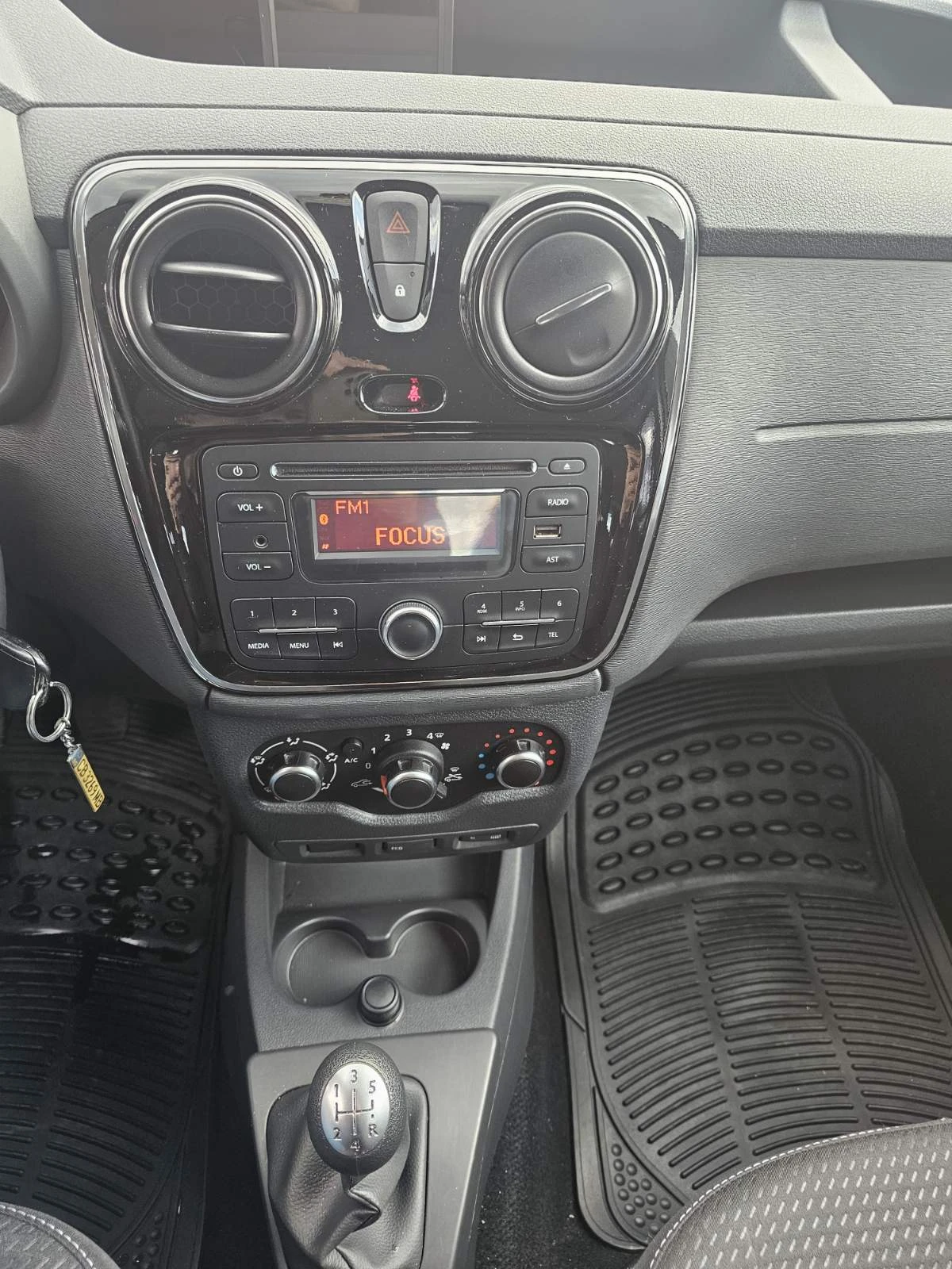 Dacia Dokker dCi 90 к.с. Дизел Stop & Start N1, снимка 9 - Автомобили и джипове - 53989327