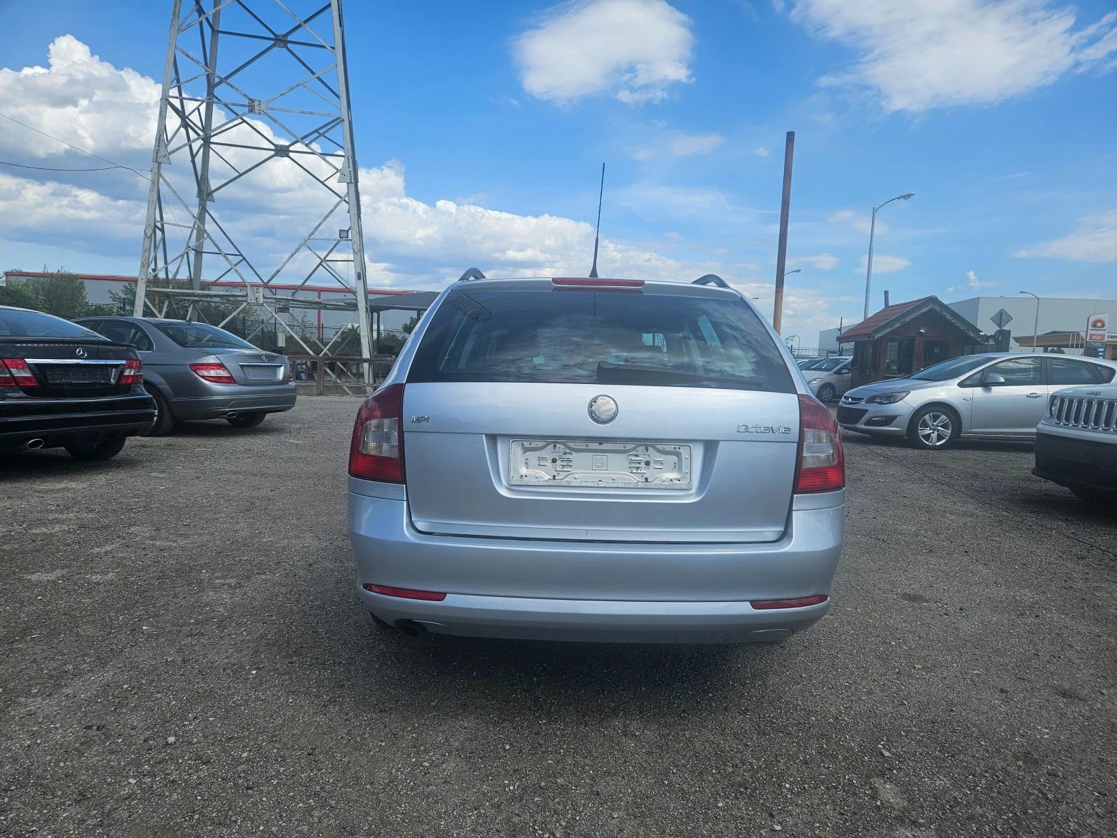 Skoda Octavia 1.6MPI ПЕРФЕКТНА, снимка 6 - Автомобили и джипове - 54343434