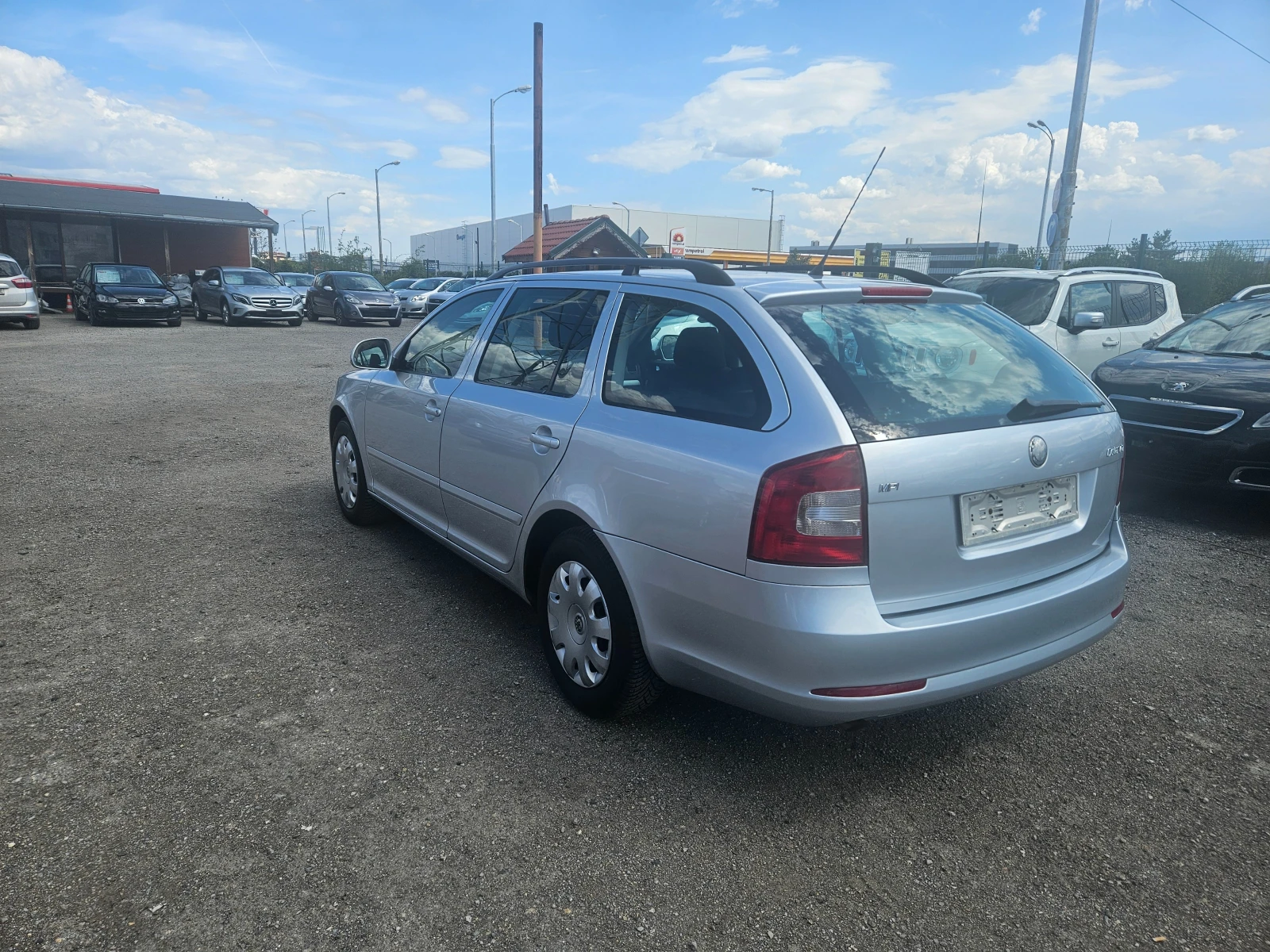 Skoda Octavia 1.6MPI ПЕРФЕКТНА, снимка 5 - Автомобили и джипове - 54343434