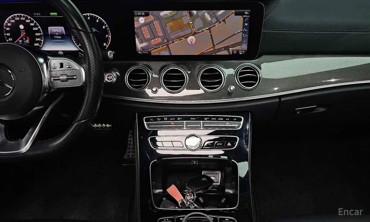 Mercedes-Benz E 350  4MATIC, снимка 13 - Автомобили и джипове - 54691842