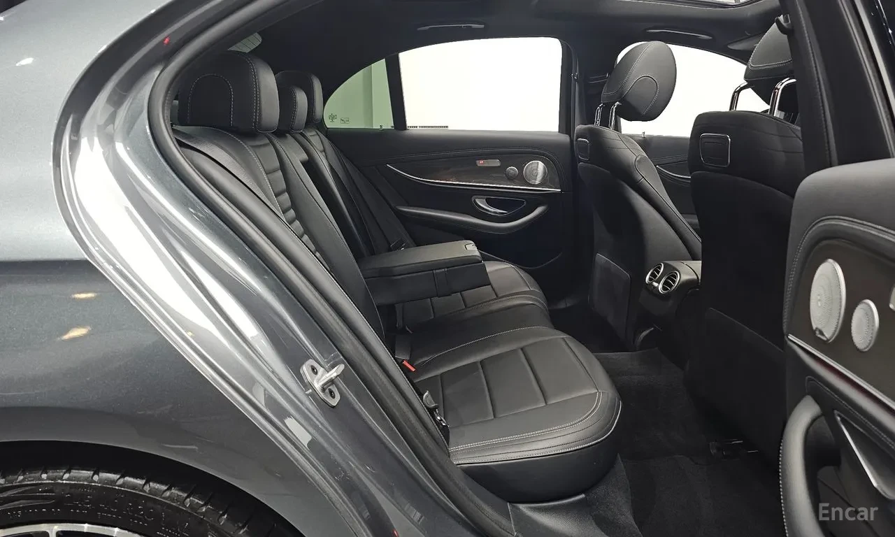Mercedes-Benz E 350  4MATIC, снимка 11 - Автомобили и джипове - 54691842