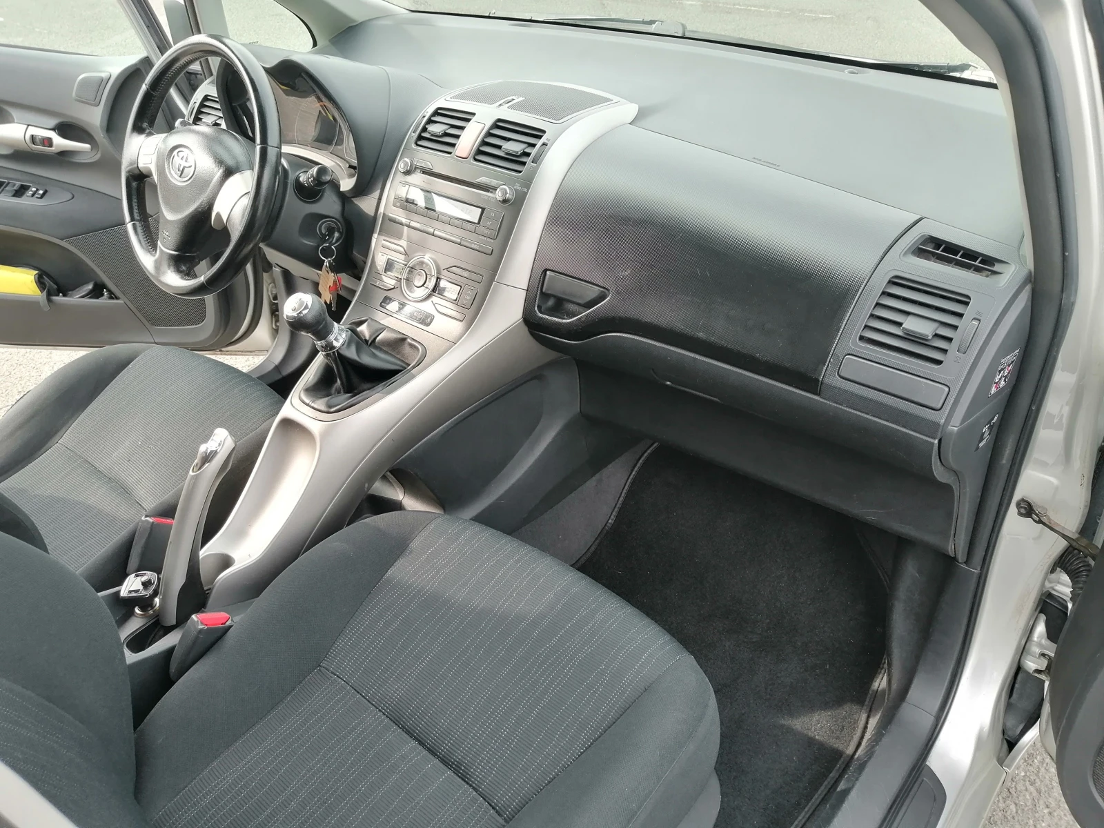Toyota Auris 1.4, снимка 4 - Автомобили и джипове - 55082108