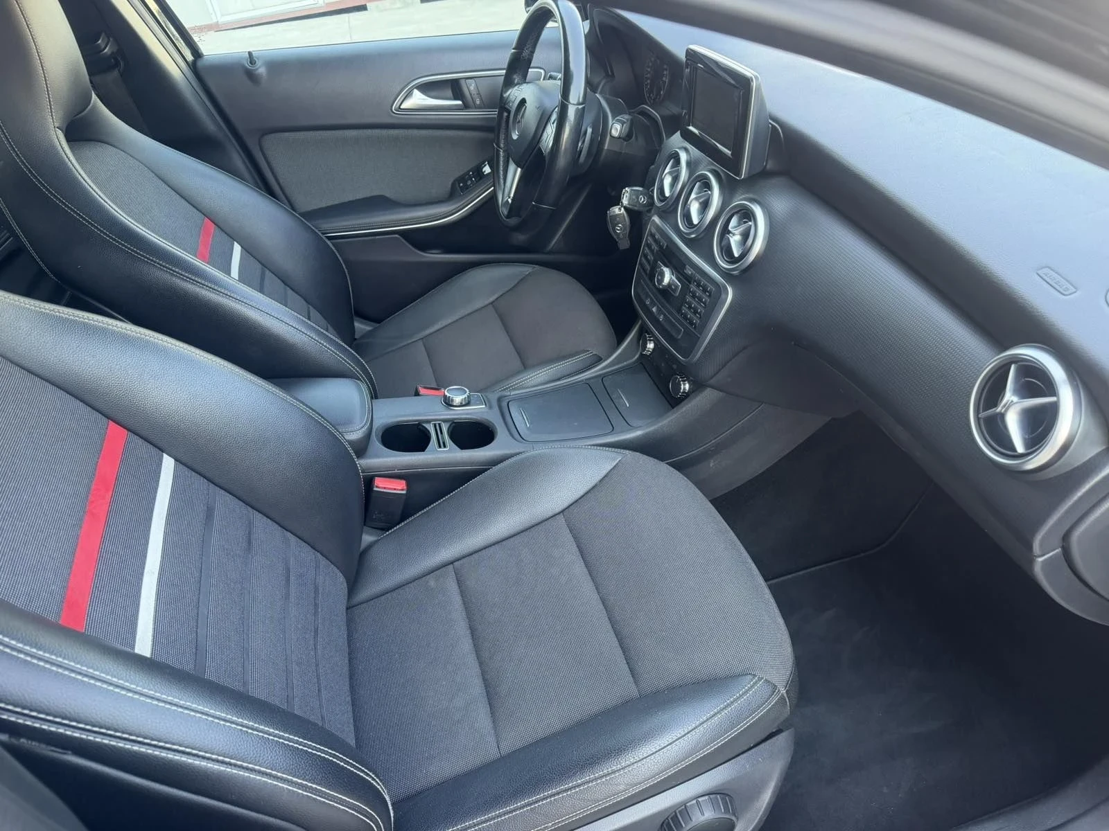 Mercedes-Benz A 180 1.5 CDI, снимка 10 - Автомобили и джипове - 55706776