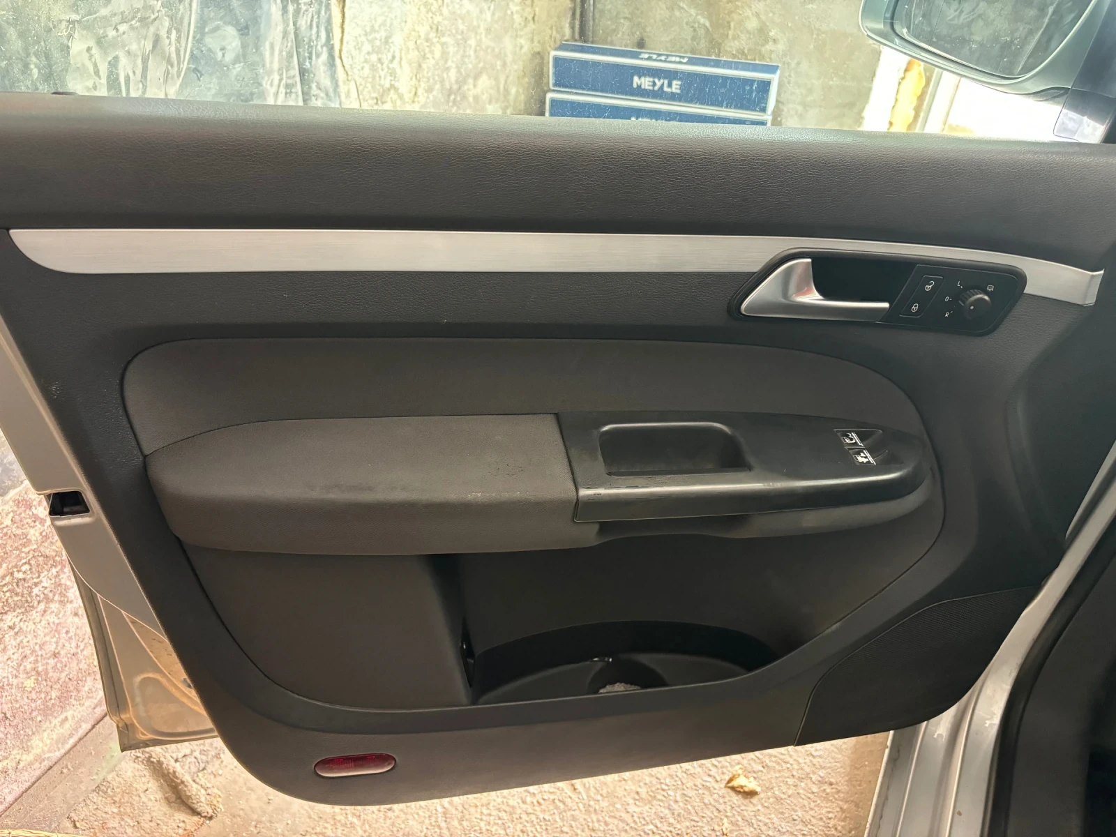 VW Touran ван, снимка 6 - Автомобили и джипове - 55875032