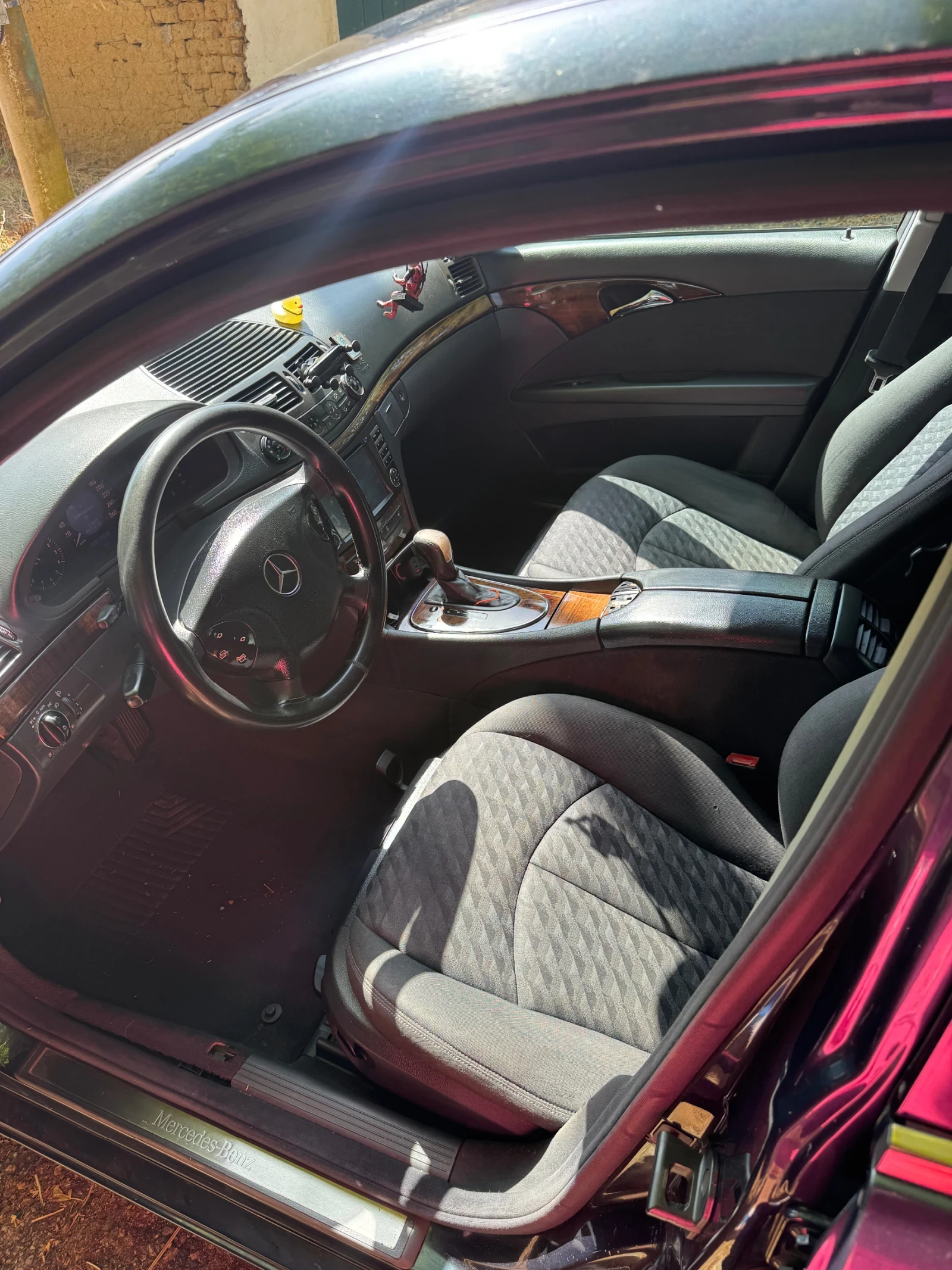 Mercedes-Benz E 220 2.2 cdi, снимка 5 - Автомобили и джипове - 55879043