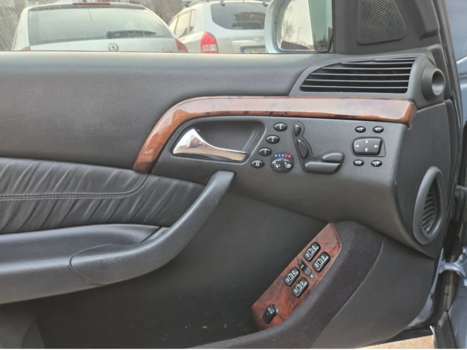 Mercedes-Benz S 320 Всички възможни екстри, снимка 10 - Автомобили и джипове - 56045697