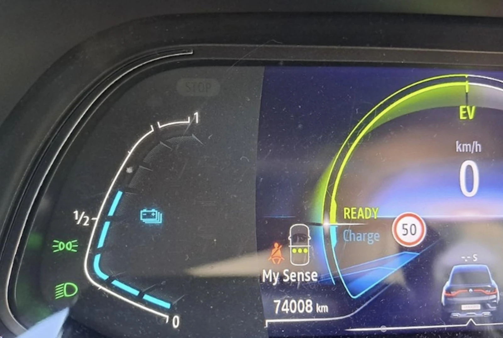 Renault Arkana 1.6 Intens, снимка 8 - Автомобили и джипове - 56701218