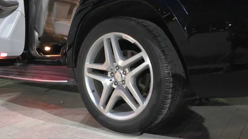 Mercedes-Benz GL 500, снимка 9 - Автомобили и джипове - 52346821