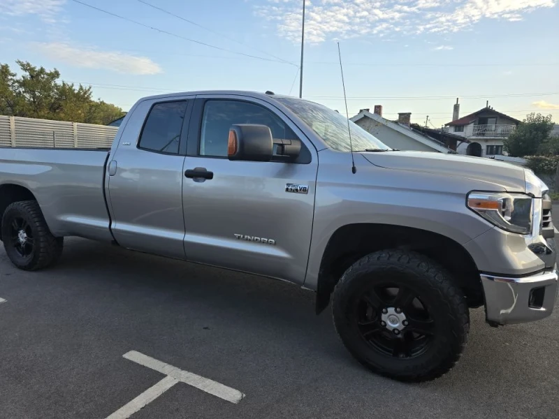 Toyota Tundra 5.7HEMI/ Камера / CarPlay/ Уникална , снимка 4 - Автомобили и джипове - 51221472