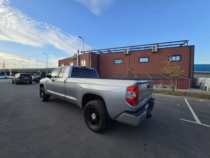 Toyota Tundra 5.7HEMI/ Камера / CarPlay/ Уникална , снимка 10 - Автомобили и джипове - 51221472