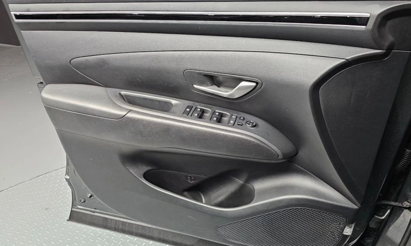 Hyundai Tucson Gasoline 1.6 Turbo 2WD Modern, снимка 15 - Автомобили и джипове - 52069666