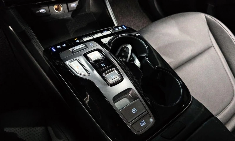 Hyundai Tucson Gasoline 1.6 Turbo 2WD Modern, снимка 9 - Автомобили и джипове - 52069666