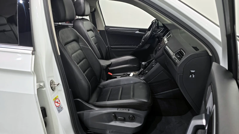 VW Tiguan 2.0TDI PRESTIGE , снимка 11 - Автомобили и джипове - 52534760