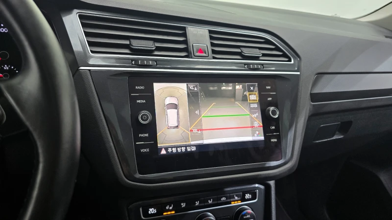 VW Tiguan 2.0TDI PRESTIGE , снимка 15 - Автомобили и джипове - 52534760