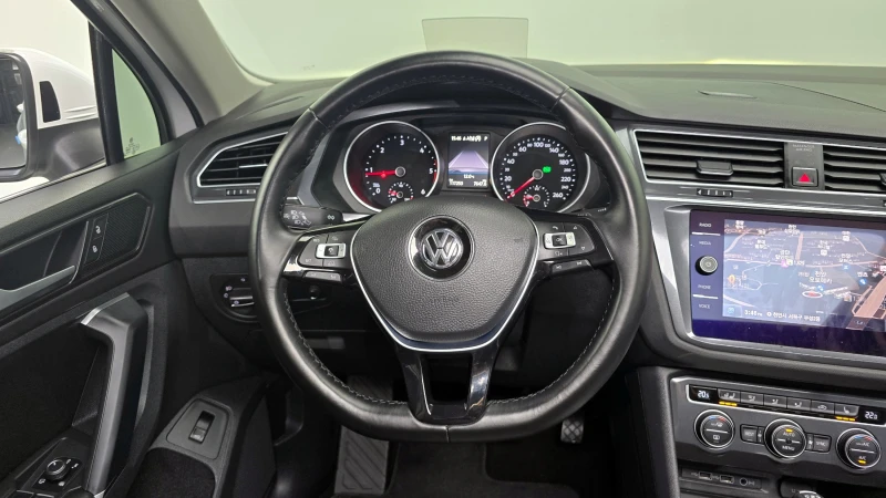 VW Tiguan 2.0TDI PRESTIGE , снимка 13 - Автомобили и джипове - 52534760