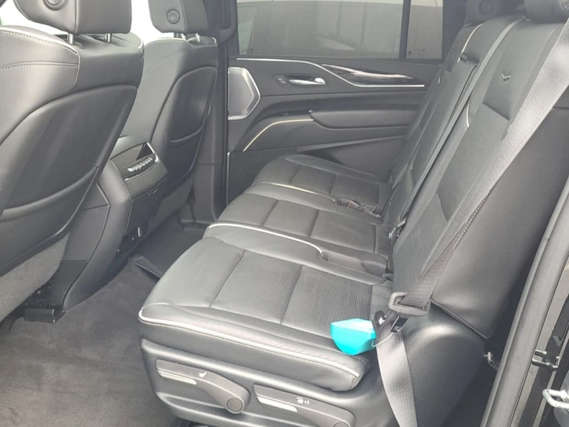 Cadillac Escalade * 4WD Sport * CARFAX * БЕЗ ПЪРВОНАЧАЛНА ВНОСКА, снимка 3 - Автомобили и джипове - 53141926