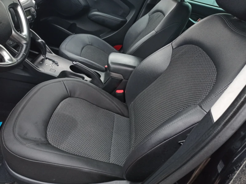 Hyundai IX35 2.0i, 4x4, Automatic, KEYLESS , снимка 9 - Автомобили и джипове - 53248570