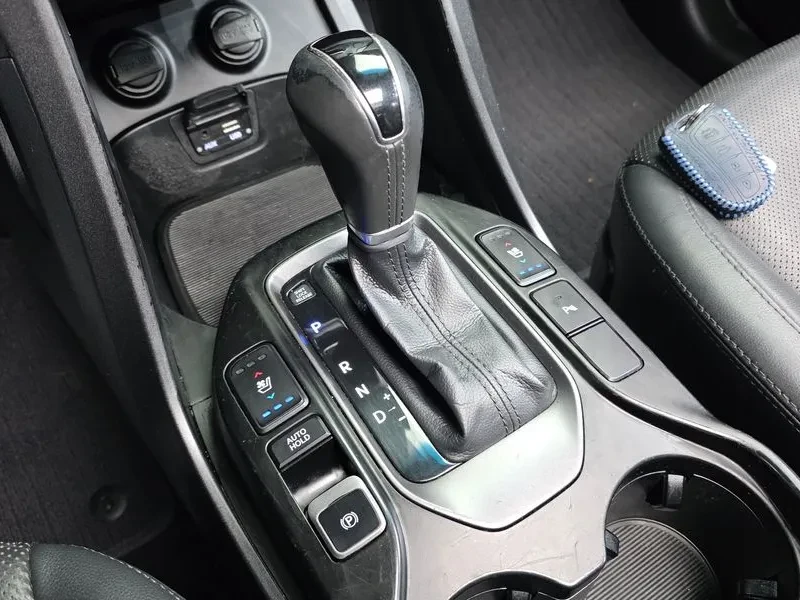 Hyundai Santa fe 2.0 2Wd Premium, снимка 9 - Автомобили и джипове - 53956221