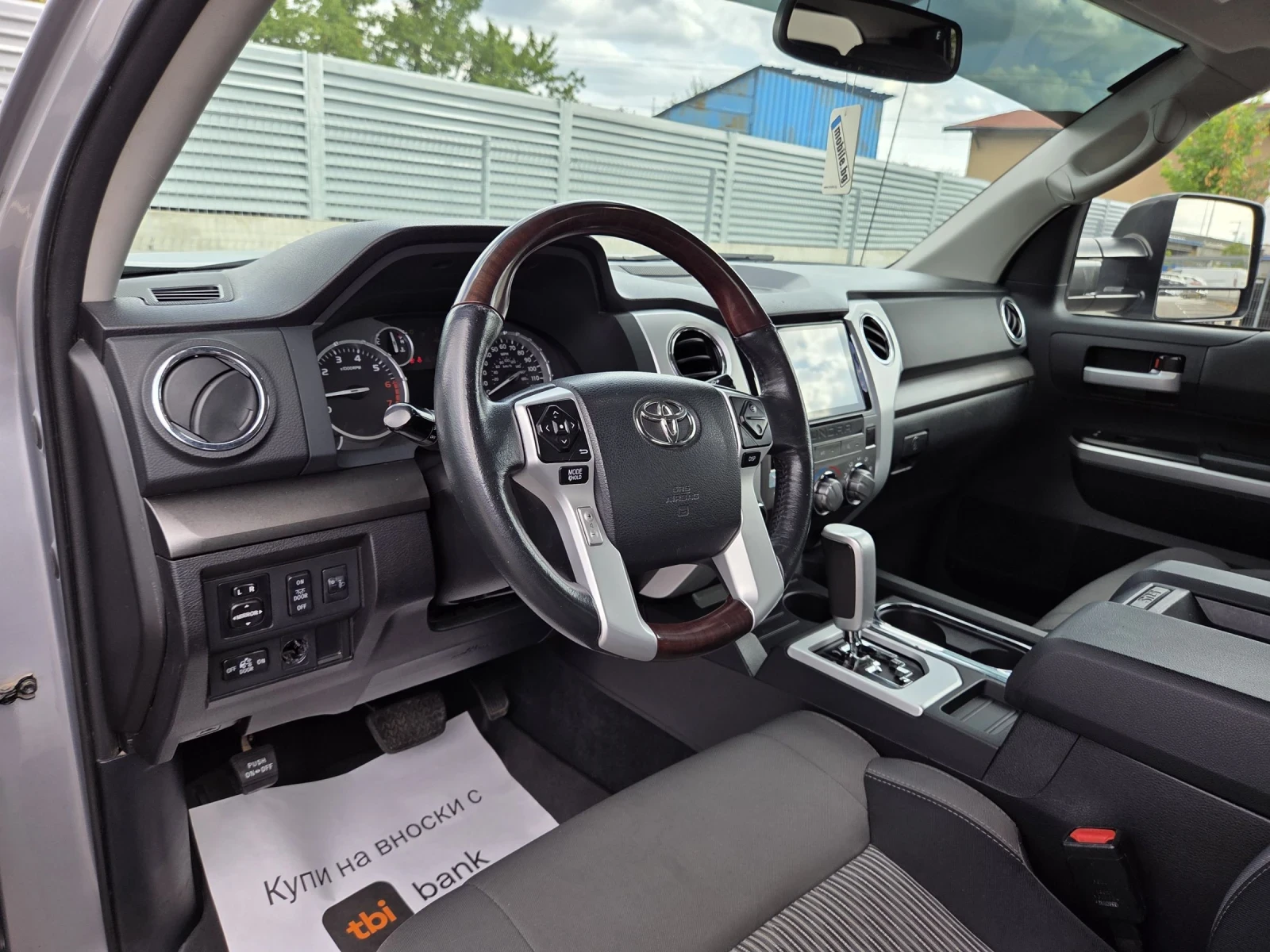 Toyota Tundra 5.7HEMI/ Камера / CarPlay/ Уникална  - изображение 10