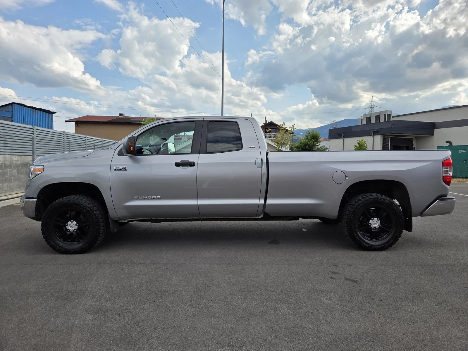Toyota Tundra 5.7HEMI/ Камера / CarPlay/ Уникална  - изображение 8