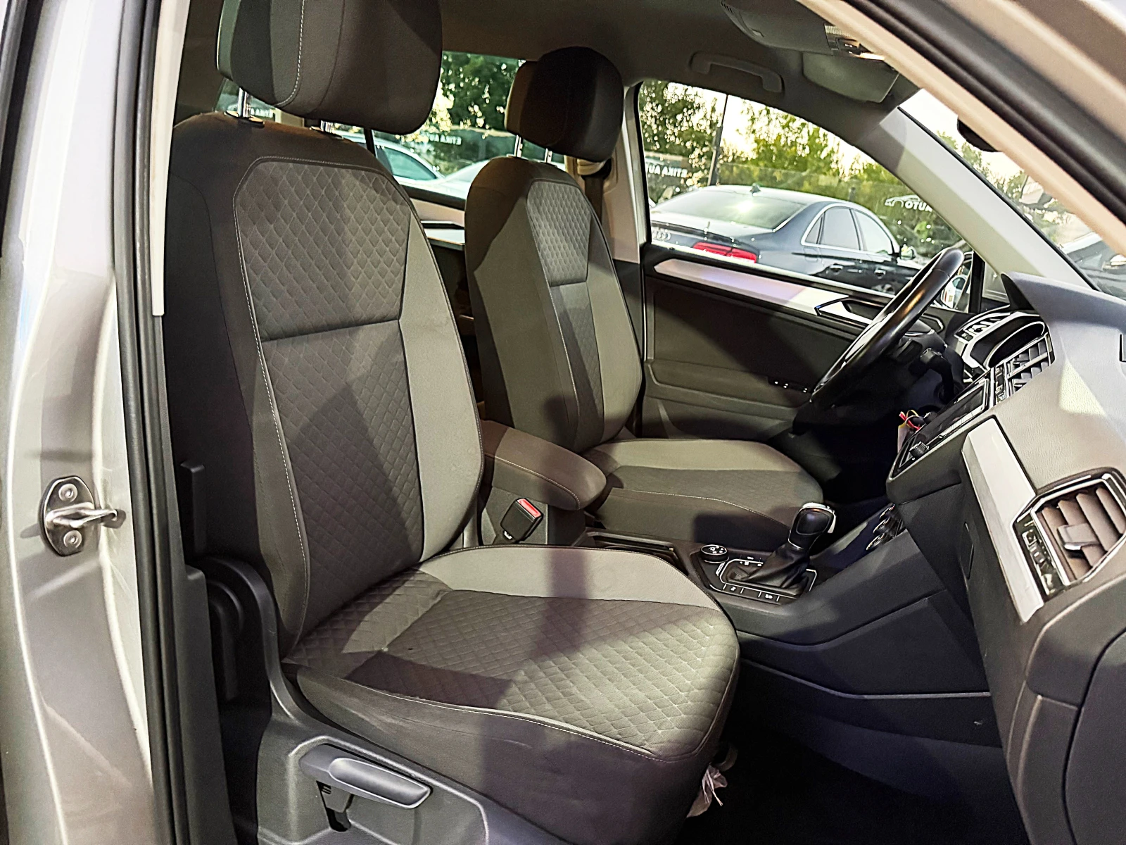 VW Tiguan 2.0TDI Business -4Motion-Avtomatik-Navi-!!! | Mobile.bg   12