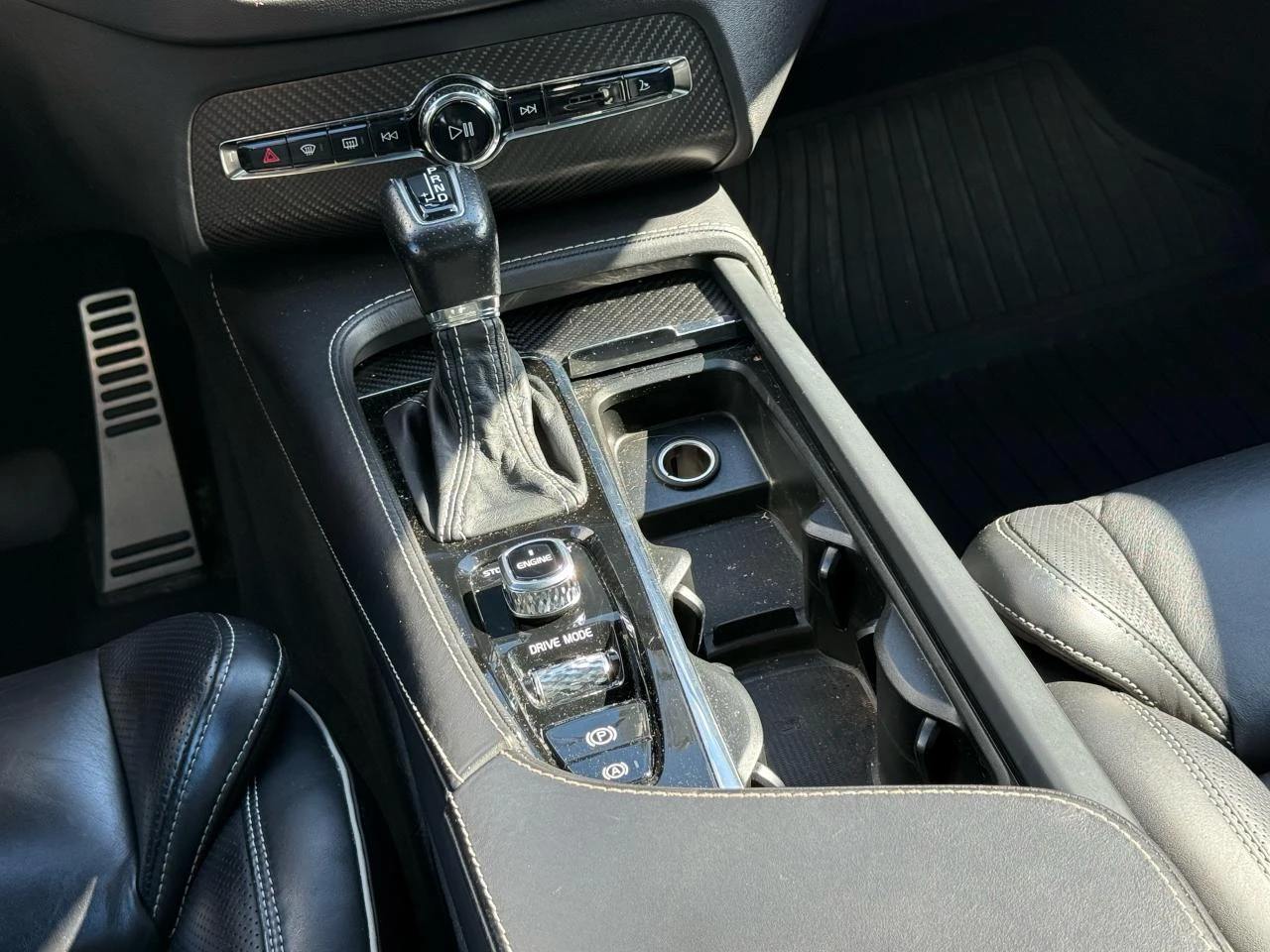 Volvo Xc90 T6 / R-Design / 7 Местна - изображение 9