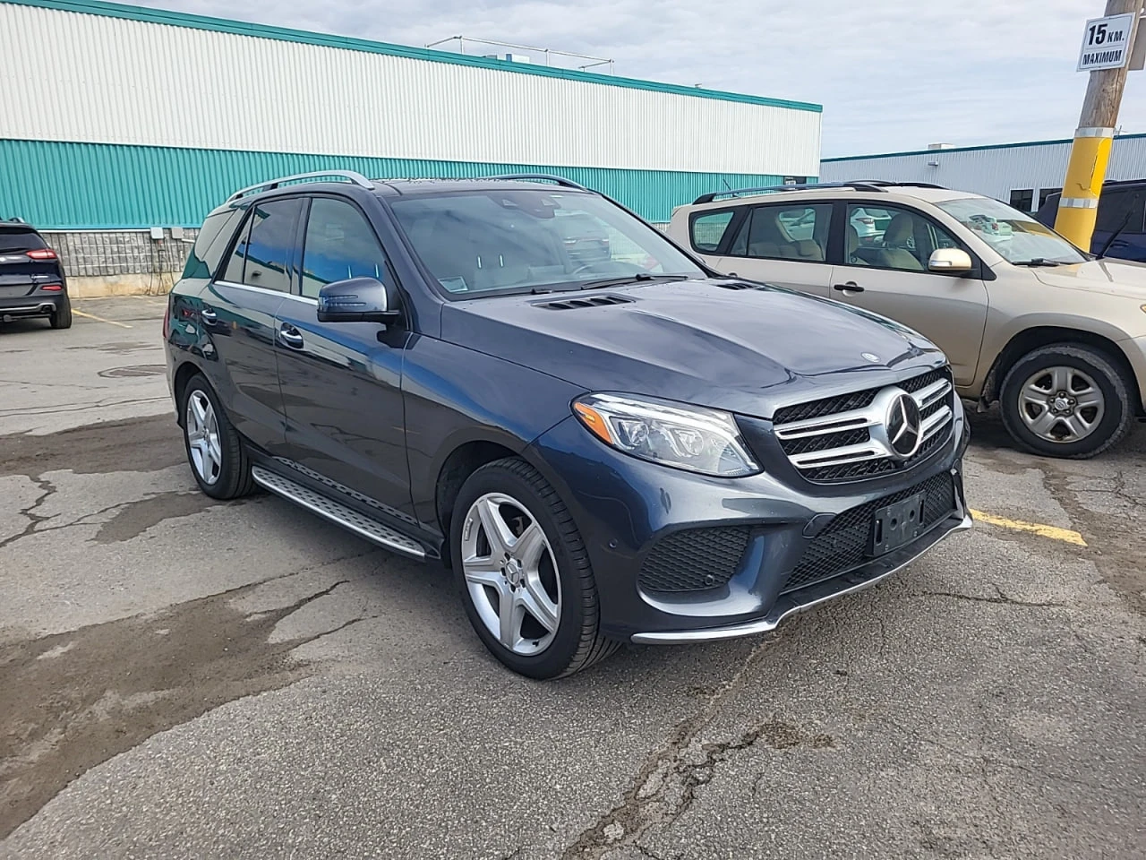 Mercedes-Benz GLE 350 * АВТО КРЕДИТ* ЦЕНА ДО БГ * СЕРВИЗНА ИСТОРИЯ *  - изображение 2