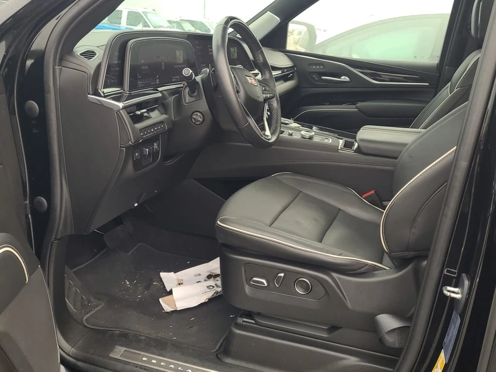 Cadillac Escalade * 4WD Sport * CARFAX * БЕЗ ПЪРВОНАЧАЛНА ВНОСКА - изображение 2