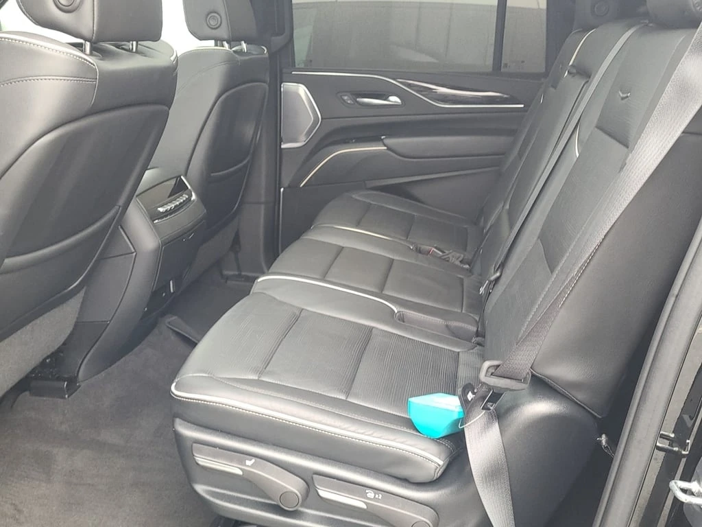 Cadillac Escalade * 4WD Sport * CARFAX * БЕЗ ПЪРВОНАЧАЛНА ВНОСКА - изображение 3