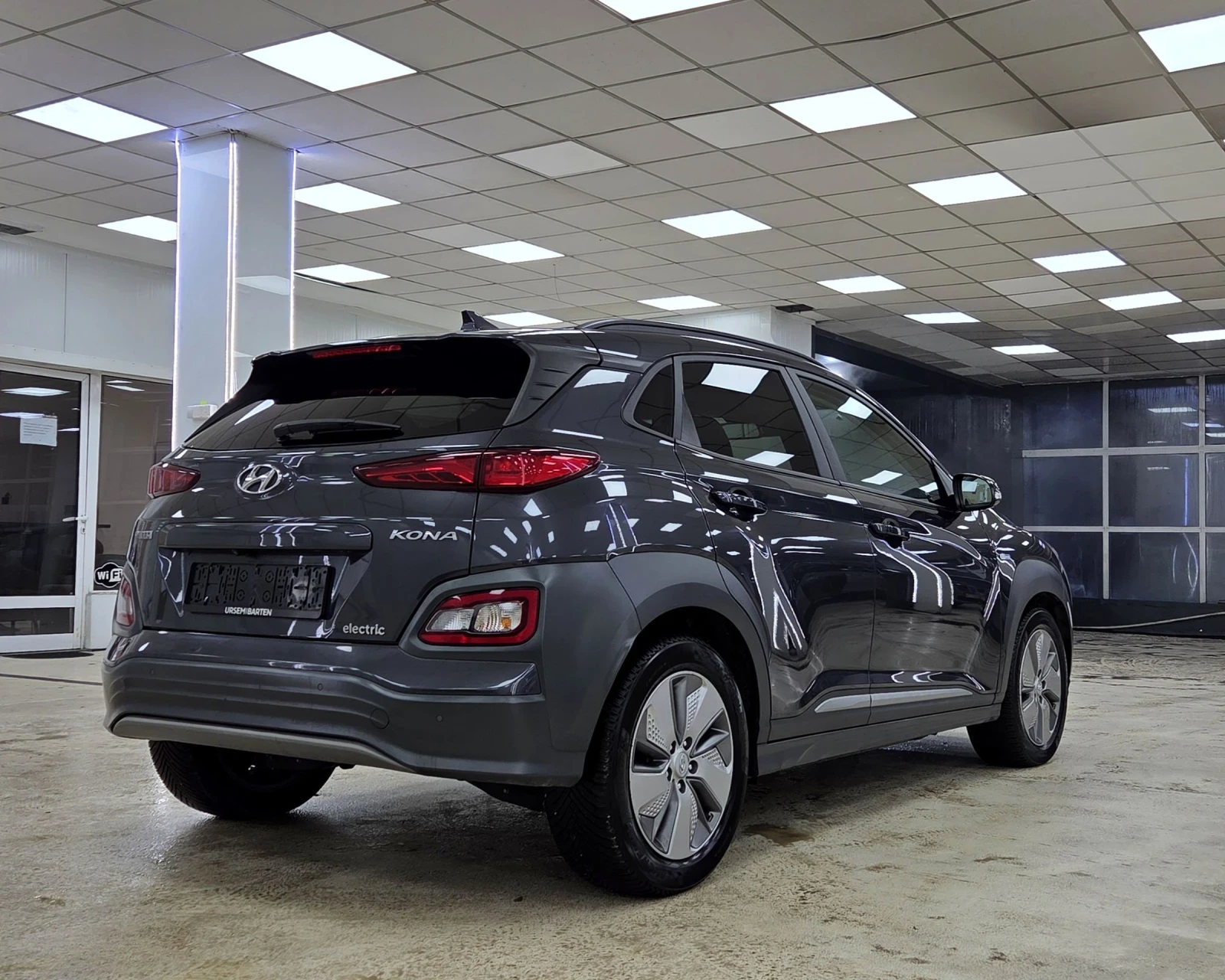 Hyundai Kona 64KWh/Premium/Шибидах/Blue Link, снимка 3 - Автомобили и джипове - 53439640