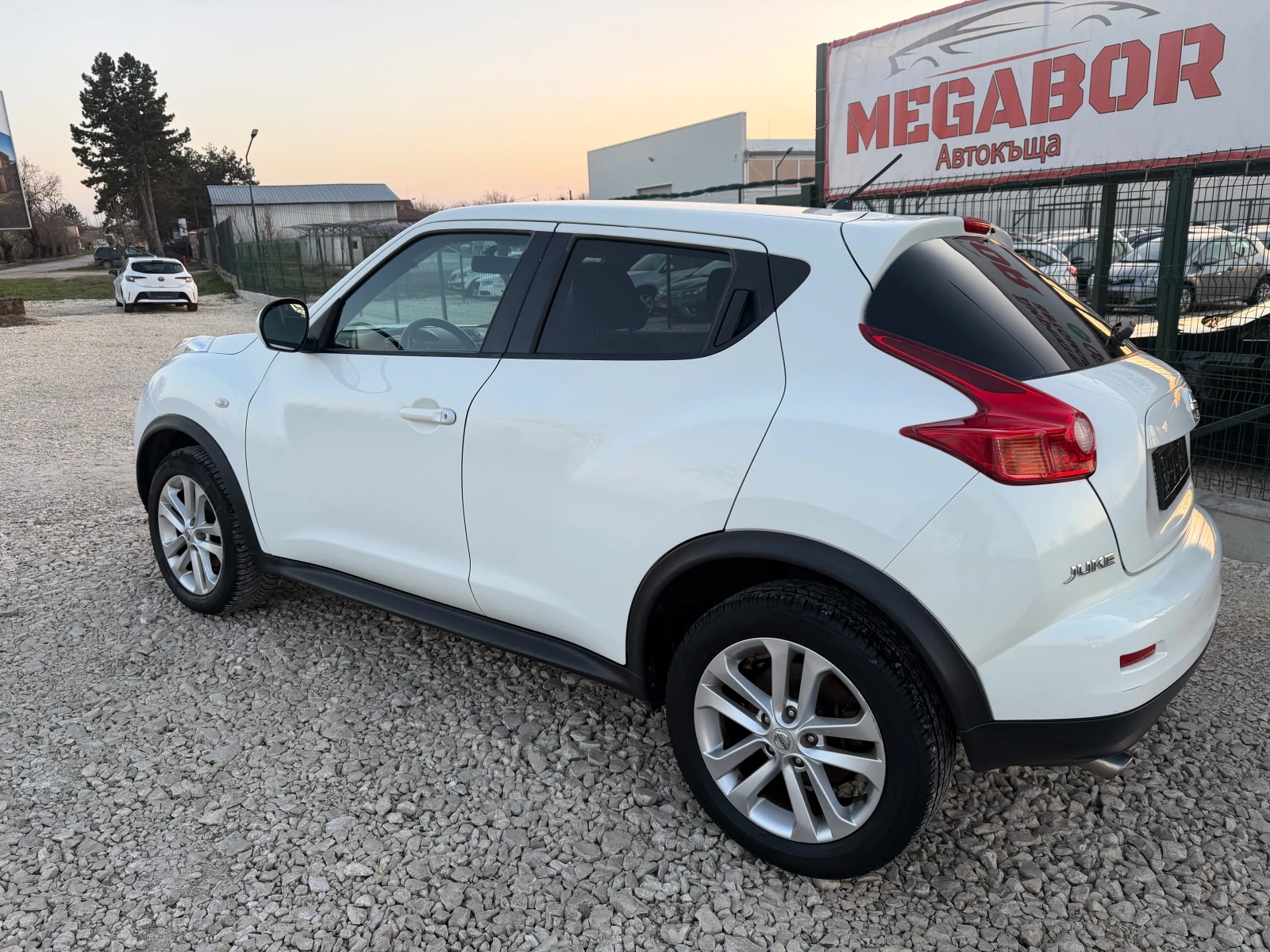 Nissan Juke 1.5DCi/110p.s-Euro 5!!!, снимка 4 - Автомобили и джипове - 53934332