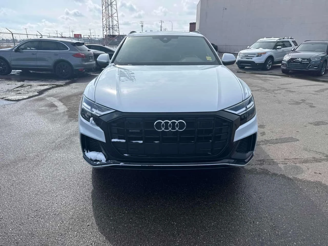 Audi Q8 Progressiv/ДИСТРОНИК/ПАНОРАМА/360 CAM, снимка 2 - Автомобили и джипове - 54034593