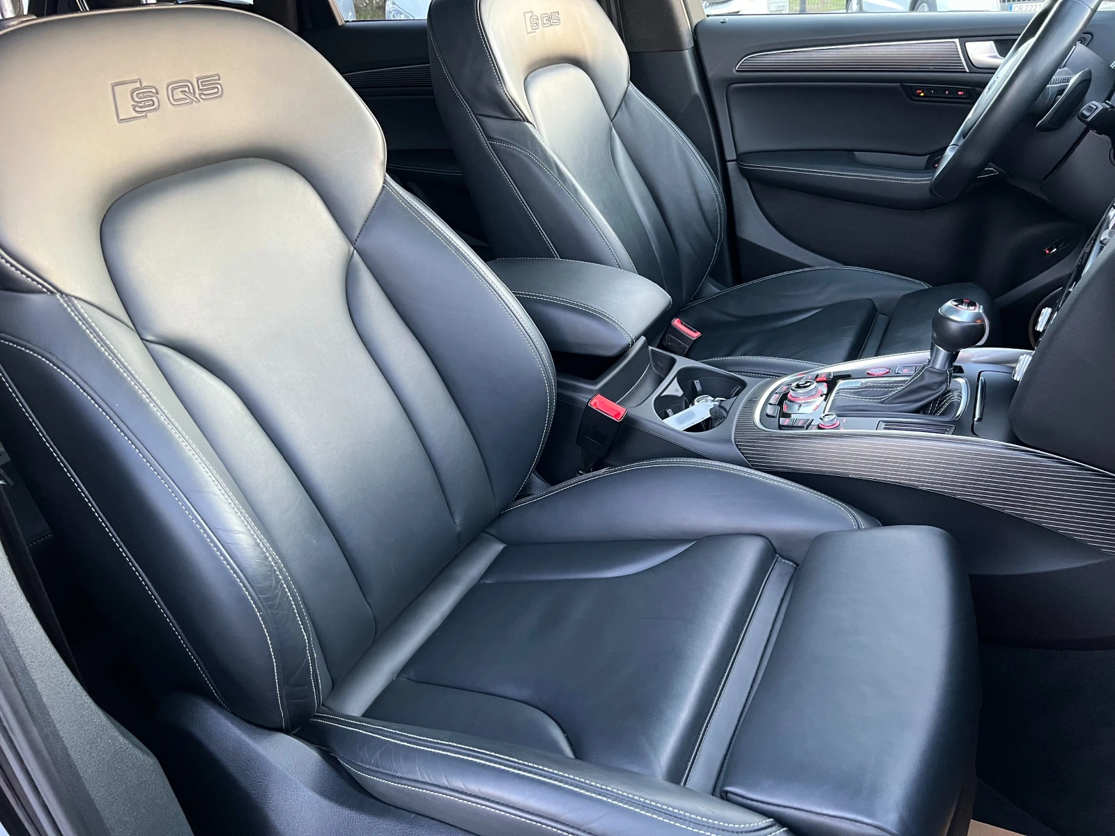 Audi SQ5 Серв. история/WAUZZZ8R7FA035378/ПАНОРАМА/ДИСТРОНИК, снимка 13 - Автомобили и джипове - 54142927