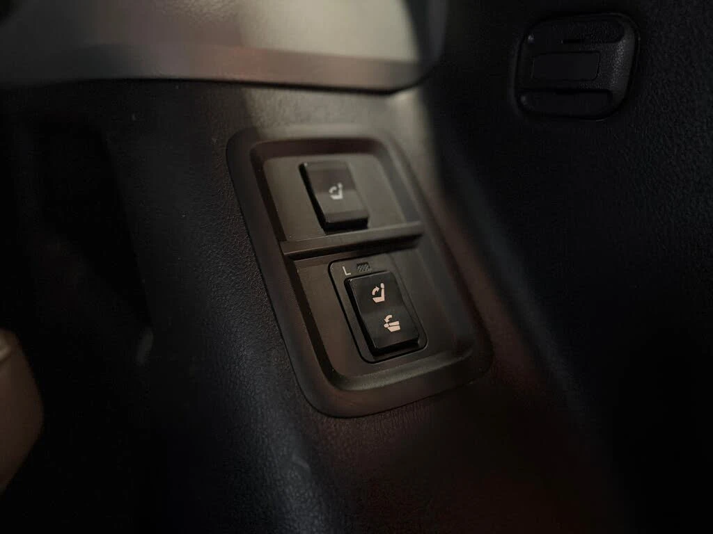 Toyota Sequoia PLATINUM* V8* JBL* ПОДГРЕВ* ОБДУХВАНЕ* КАМЕРА* 6+ , снимка 13 - Автомобили и джипове - 54658255
