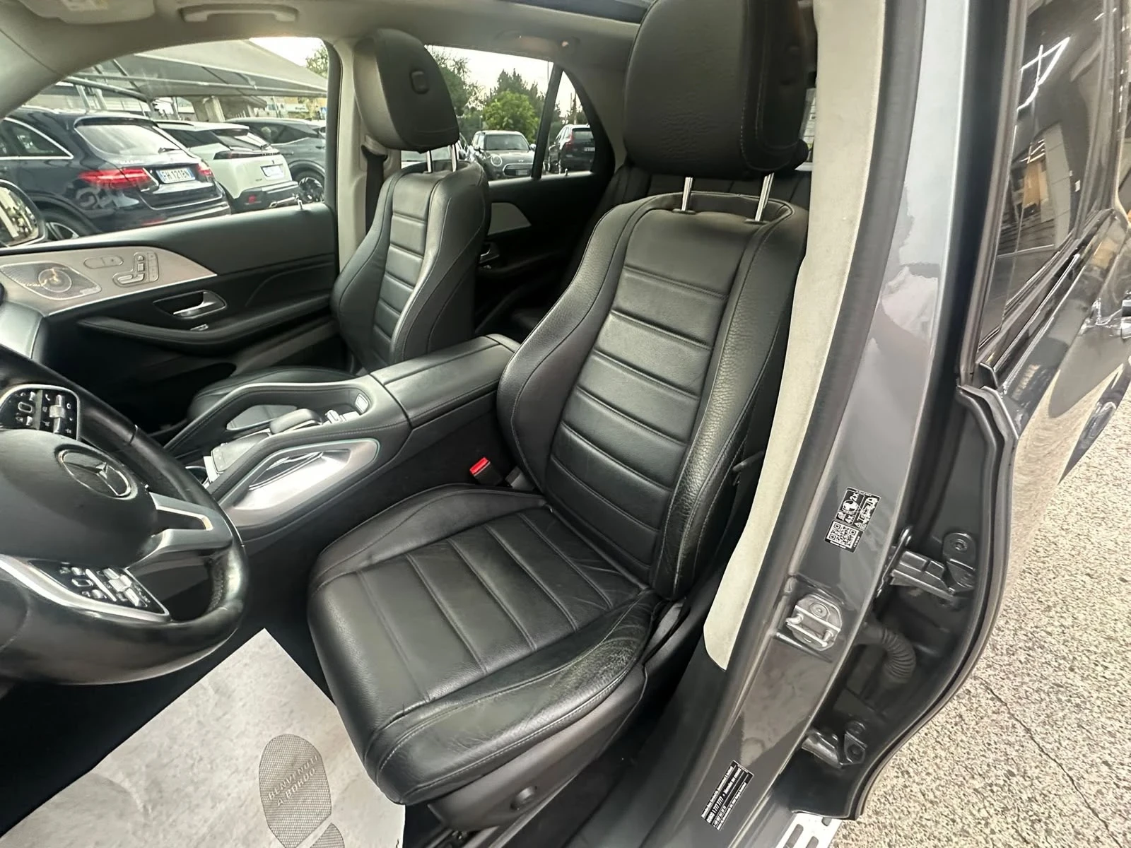 Mercedes-Benz GLE 300 d 4Matic Executive, снимка 8 - Автомобили и джипове - 54857704