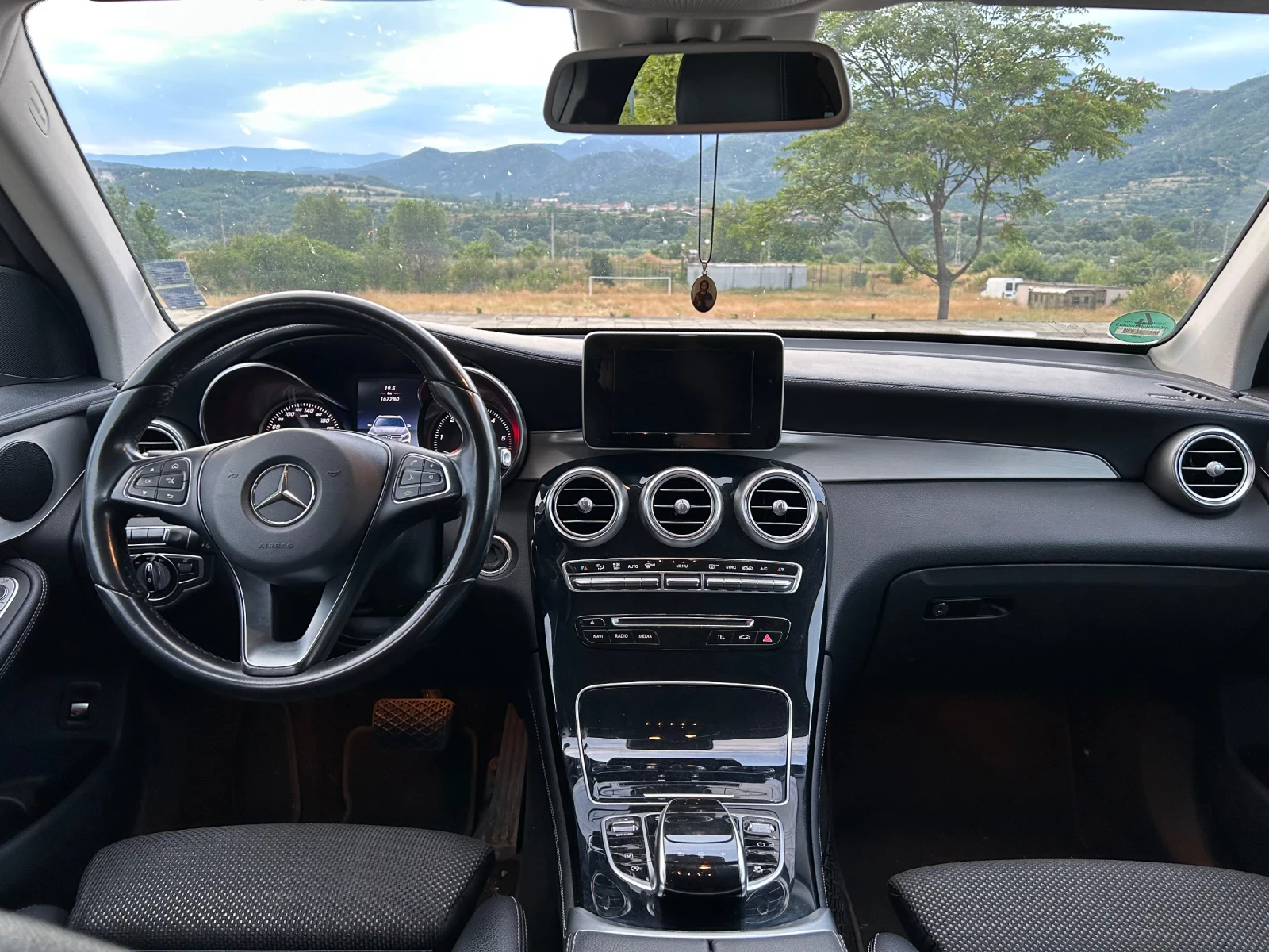 Mercedes-Benz GLC 250 4Matic Germany, снимка 12 - Автомобили и джипове - 54934346