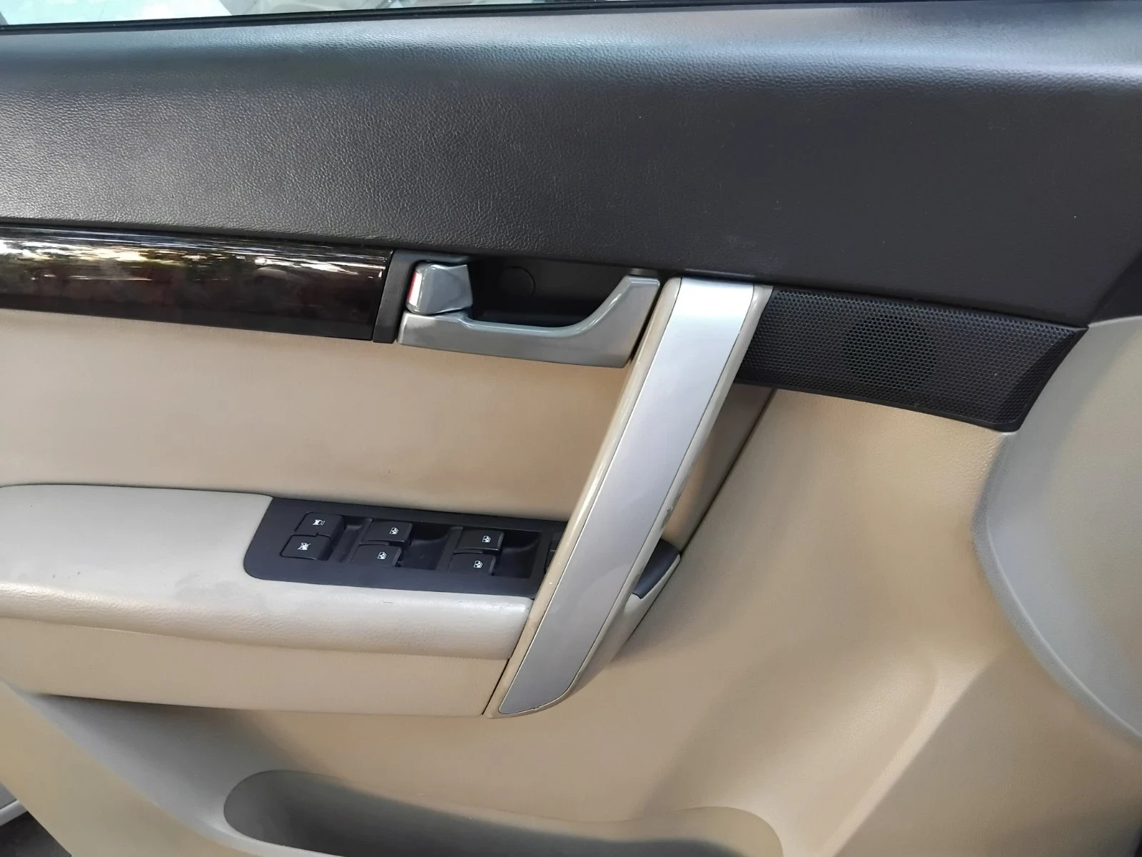 Chevrolet Captiva 2000кб, 150к.с, снимка 9 - Автомобили и джипове - 55588528