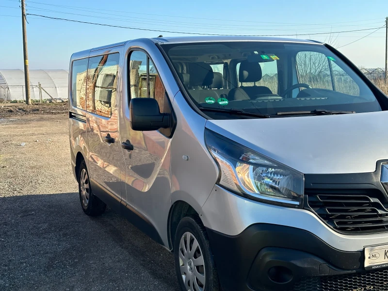 Renault Trafic, снимка 3 - Бусове и автобуси - 48436844