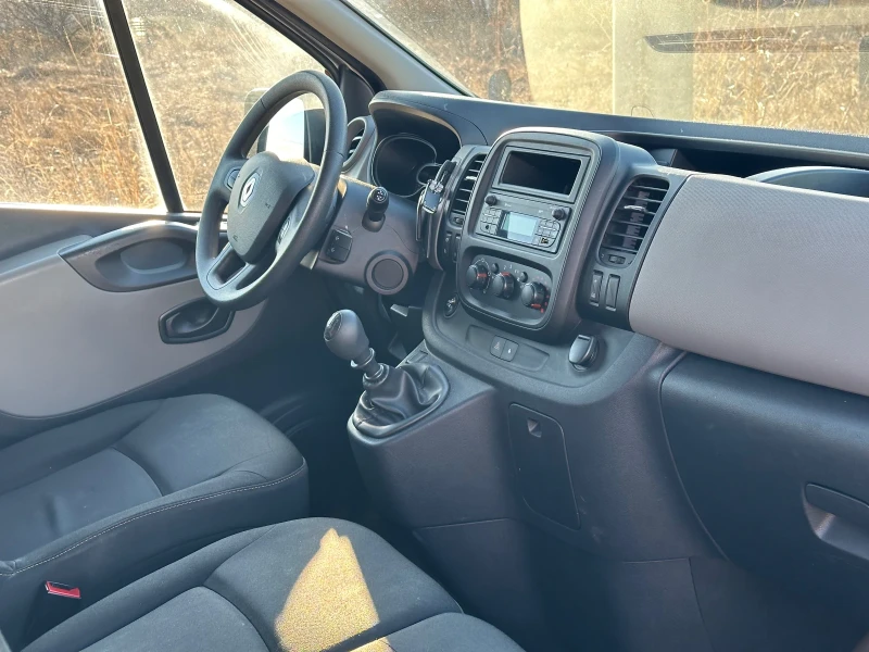 Renault Trafic, снимка 13 - Бусове и автобуси - 48436844