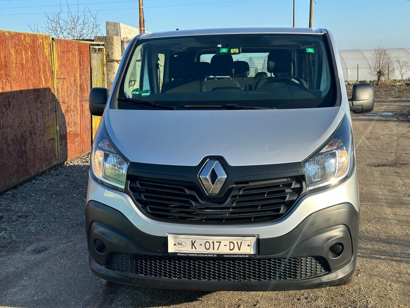 Renault Trafic, снимка 1 - Бусове и автобуси - 48436844