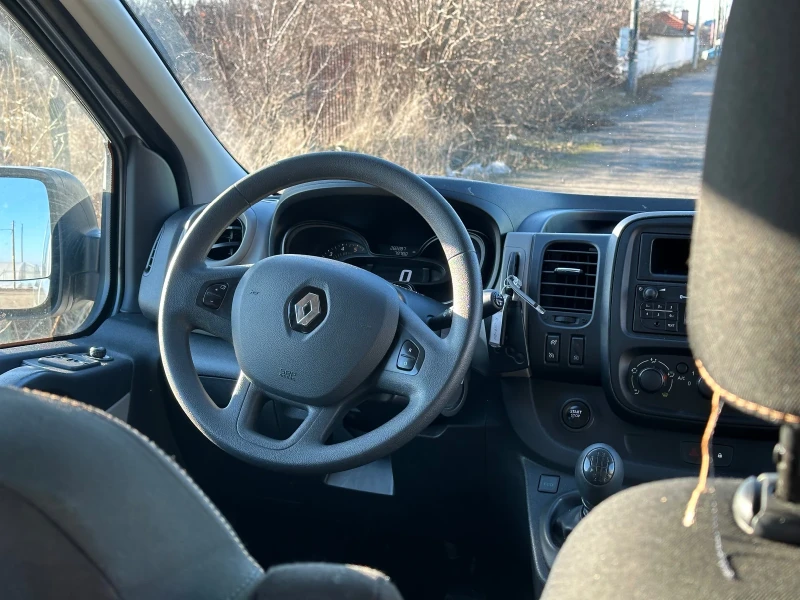 Renault Trafic, снимка 10 - Бусове и автобуси - 48436844