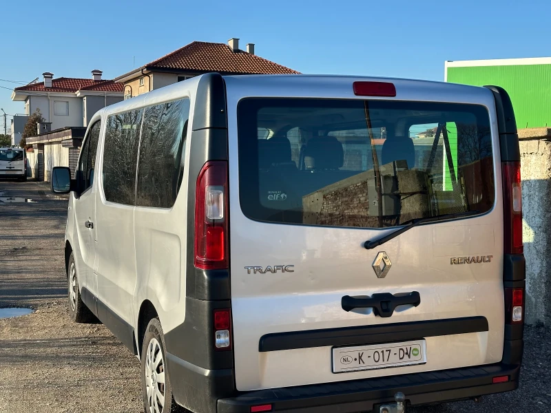 Renault Trafic, снимка 5 - Бусове и автобуси - 48436844