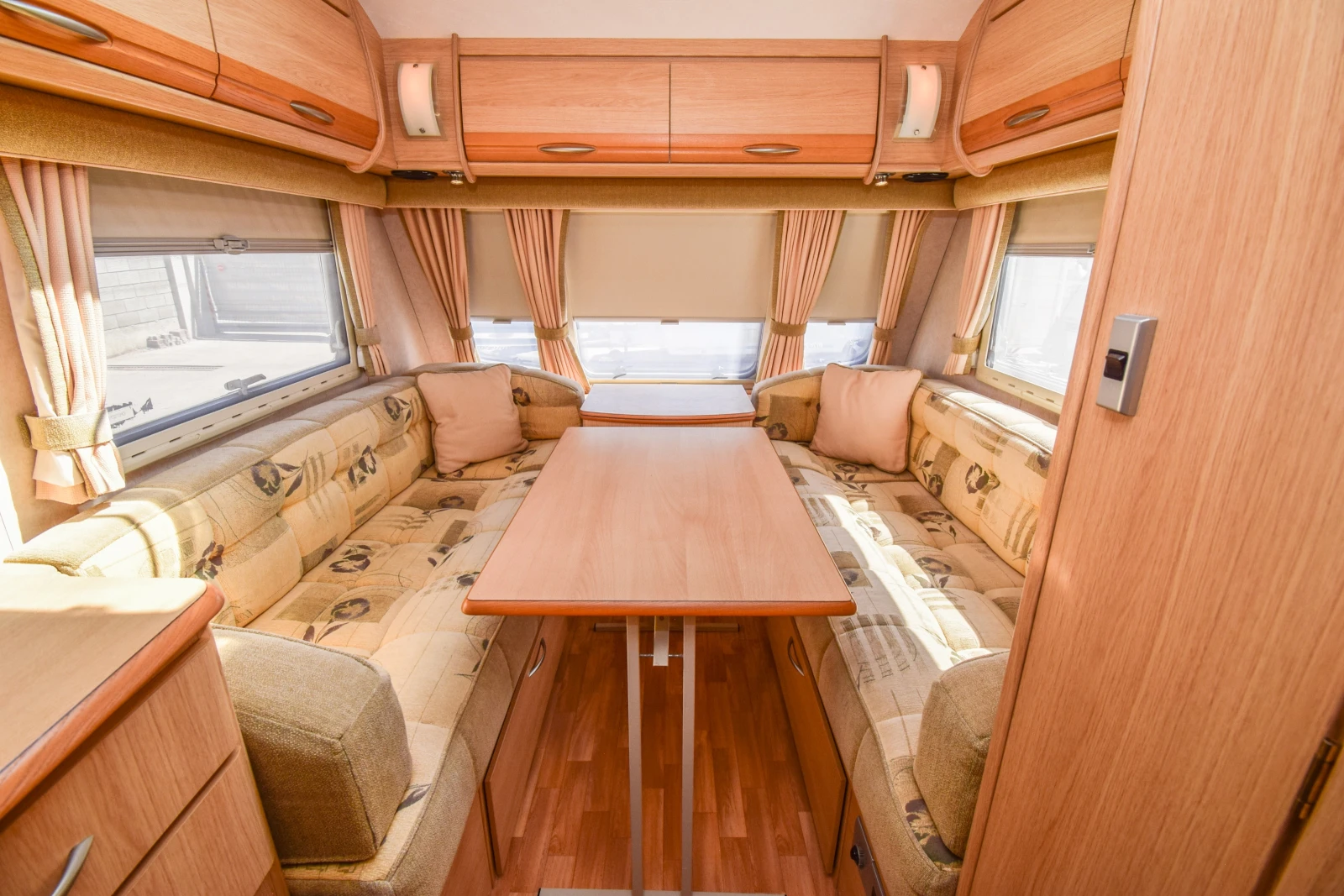 Каравана Coachmen Pastiche 420/2, снимка 10 - Каравани и кемпери - 55669890