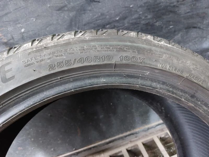 Гуми Летни 255/40R19, снимка 6 - Гуми и джанти - 36675482