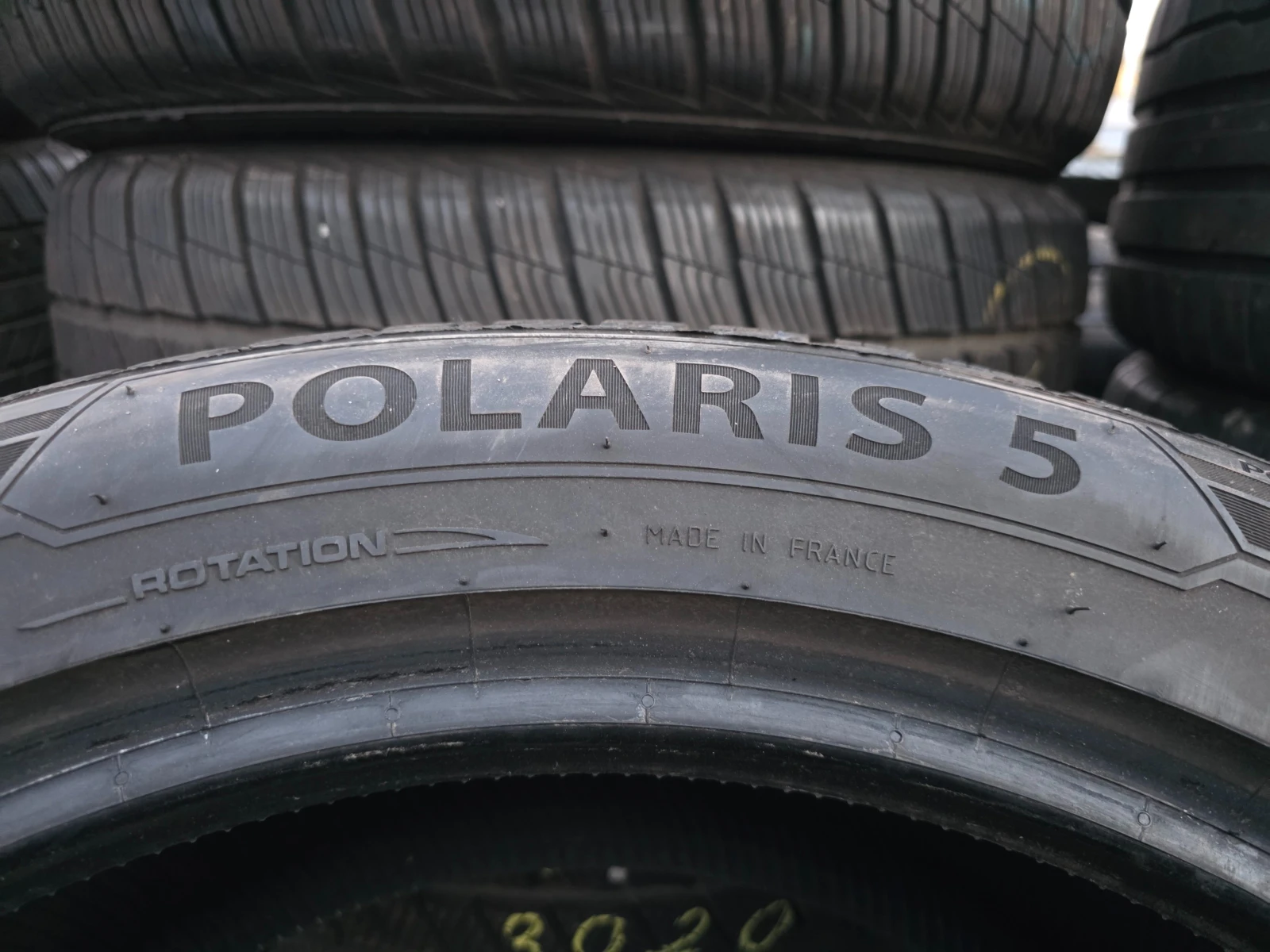 Гуми Зимни 235/50R19, снимка 9 - Гуми и джанти - 53961779