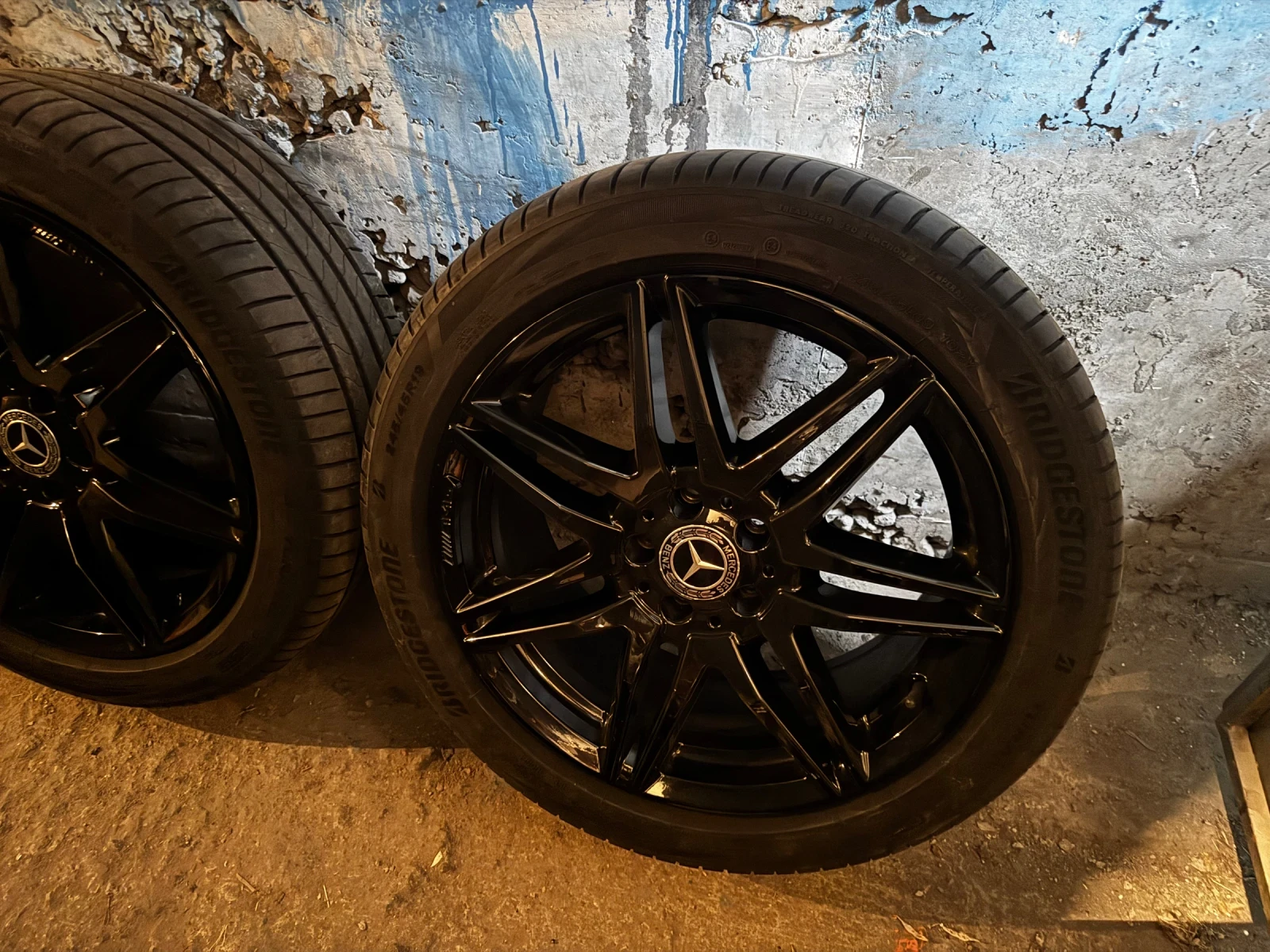 Гуми с джанти Bridgestone 245/45R19, снимка 2 - Гуми и джанти - 54574783