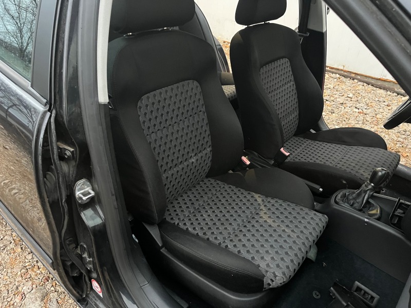 Seat Leon 1.8Т AUQ 180к.с, снимка 11 - Автомобили и джипове - 43733933