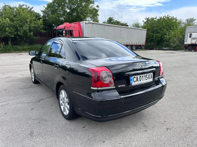 Toyota Avensis 2.2 D4D, снимка 7 - Автомобили и джипове - 45680515