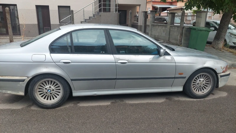 BMW 525 TDS, снимка 3 - Автомобили и джипове - 46981409