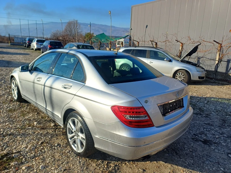 Mercedes-Benz C 180 AVANGARDE* * * LED-NAVI* * , снимка 13 - Автомобили и джипове - 47530605